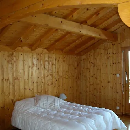 Flora Chalet Feternes